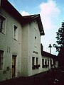 Empfangsgebäude des Bahnhofs Marquartstein im August 1996