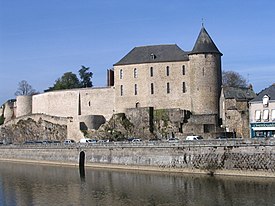 O castelo Carolíngeo de Mayenne