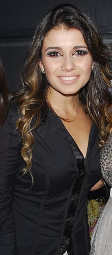 Paula Fernandes-2012.jpg