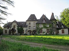 Le château de Pierrefitte.