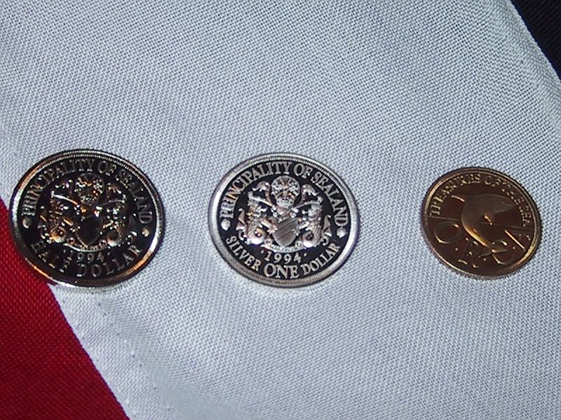 Archivo: Sealand monedas flag.jpg