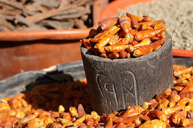 圖為牛角椒，攝於也門薩那的蘇格市場。