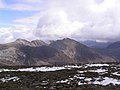 Das Gipfelplateau des Maol Chean-dearg, im Hintergrund links der Beinn Liath Mhòr, rechts der Sgòrr Ruadh