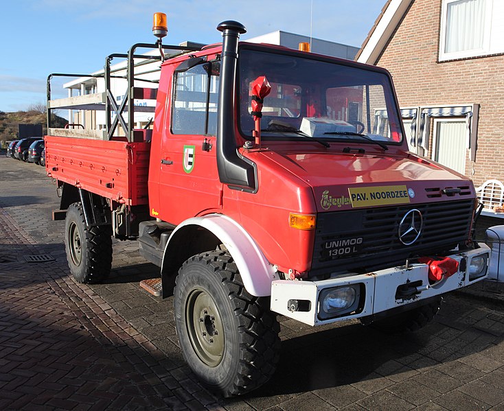 734px-Unimog_1300_L.jpg