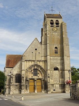 La façade occidentale de l'église.