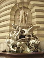 Edmund Hellmer: „Die Macht zu Lande“ (1897) - Brunnen mit Figurengruppe am Michaelerplatz an der Außenseite des Michaelertraktes der Hofburg