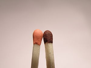 Macrophoto of two match heads.