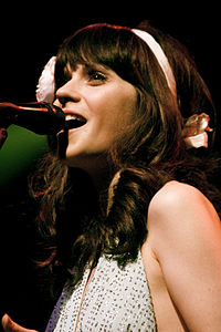 Zooey Deschanel of She & Him @ Terminal 5 08.jpg