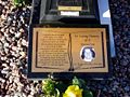 placa en la tumba del voluntario Bobby Sands