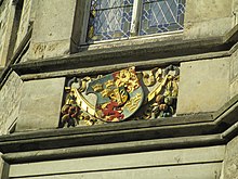 Sweden's coat of arms (with erroneous tinctures) on a wall of City Hall at Lutzen in Germany. 17th century Coat of Arms of Sweden on Lutzen Town Hall 2015.jpg