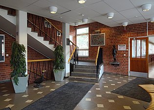 Entréhall i administrationsbyggnaden.