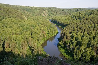 Der Berg Johanniskraut, die Berd-Felsen auf der linken Seite.