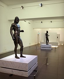 Riace Bronzes exhibited in the National Museum of Magna Graecia in Reggio Calabria Bronzi di riace, V secolo ac. 01.jpg