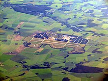 Usa ka Aerial View sa Dreux-Louvillier Air Base