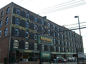 English: The Fairway supermarket in Red Hook, ...
