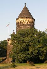 Garfield monument at LakeView cemetry
