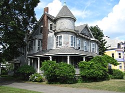 House on Lincoln St, Newton Highlands MA.jpg