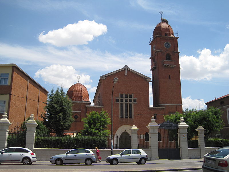 File:Iglesia Nuestra Señora del Carmen Valladolid.jpg