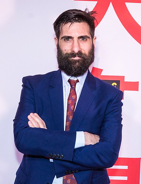 파일:Jason Schwartzman in 2018 by Sachyn Mital (cropped).jpg