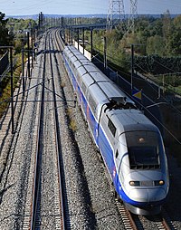 Passage d'une rame TGV Duplex à proximité de Cavaillon.