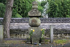 大樹寺内にある松平八代墓の親忠の墓（2019年11月撮影）