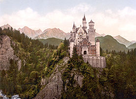 Photochrome du château de Neuschwanstein réalisé à partir d'une photographie prise entre 1890 et 1905. (définition réelle 3 502 × 2 554)