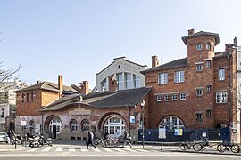 Piscine de la Butte-aux-Cailles am Place Paul Verlaine