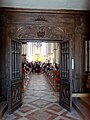 Tribune occidentale, vue depuis le narthex.