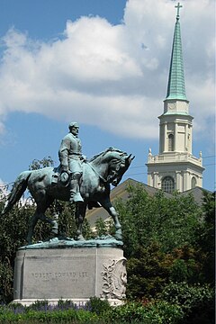 Статуя Роберта Эдварда Ли Ли Парк в центре Шарлоттсвилля, штат Вирджиния, август 2008.jpg