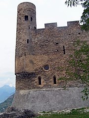 Угловая башня в юго-восточной части замка