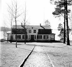 Villa Hälleboda med Mälaren i bakgrunden, 1952.