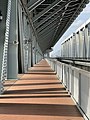 改造后的松浦大桥下层，已改为人行道和非机动车道（2022年）