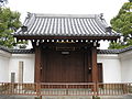 Un sanmon de bajo rango en Sozen-ji in Osaka