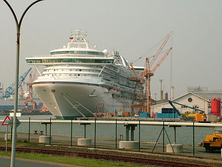 Le Star Princess en réparation.