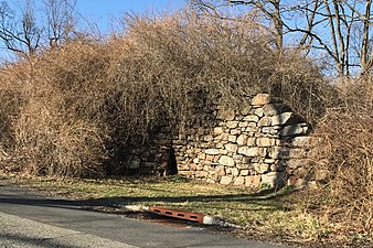 Lime kiln ruins