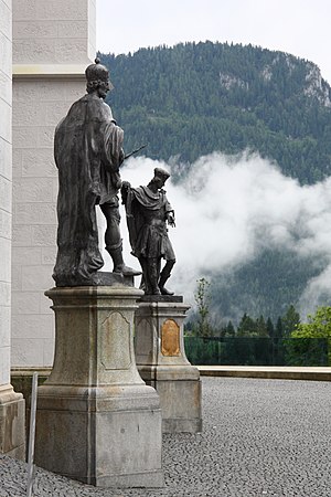 Mariazell – Basilika, Statuen Hauptportal von Benutzer:Andrisaal