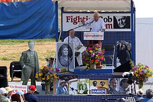 English: Bernie Sanders speaks at Bobfest '09