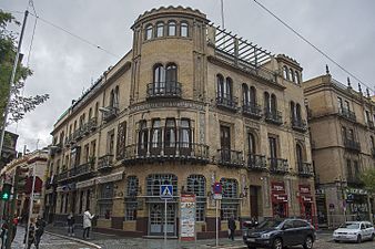 Casa esquina con villasís Arquitecto Aníbal González (1912).