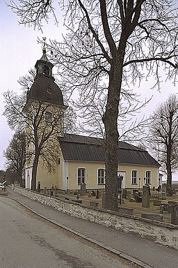 Ekeby kyrka i april 2001