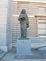 Estatua a Pablo en los exteriores de la Catedral de la Almudena