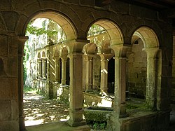 Claustro d'o monesterio de Santa Cristina en Ribas de Sil