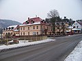 Hotel Roztoky, gezien vanaf de brug