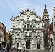 Campo San Moisè avec l'église