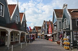 Rua comercial de Volendam