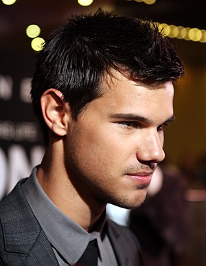 English: Taylor Lautner at the Abduction Premi...