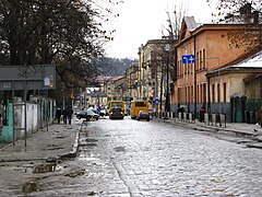 Площа 700-річчя Львова (на дальньому плані — вулиця Під Дубом)