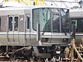 試験的に転落防止幌を装着したクハ222-2001 本採用された先頭車間転落防止幌と形状が異なる（2013年3月3日 網干総合車両所）