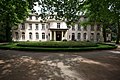 Villan, med adress 56–58 Am Grossen Wannsee, där konferensen hölls, är sedan 1992 en minnes- och utbildningsplats.