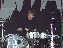 Bryar performing with My Chemical Romance in 2007