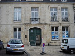 Vue de la place de l'hôtel-de-ville.